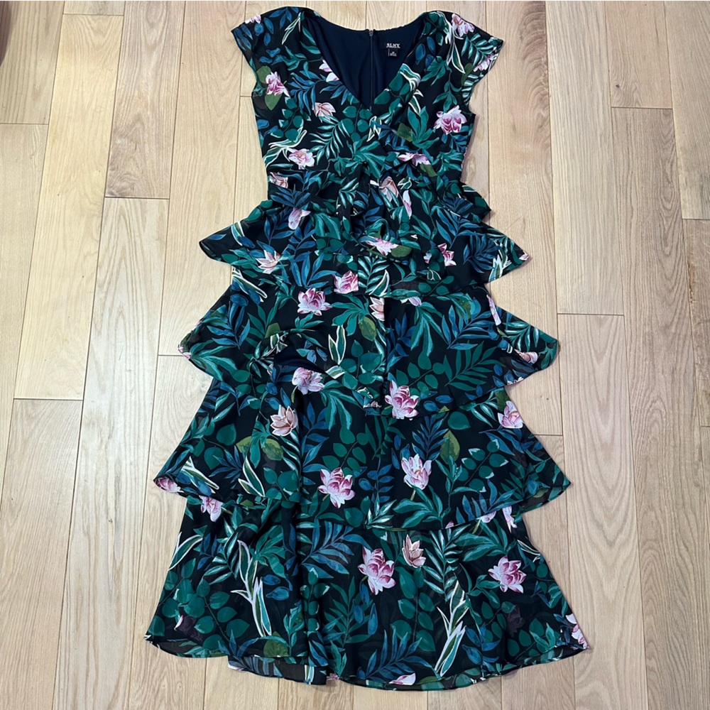 SLNY Floral Tiered Maxi Dress
